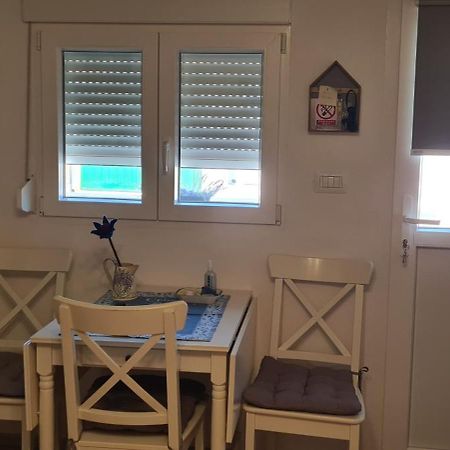 Studio Apartman Loreta เซรส ภายนอก รูปภาพ